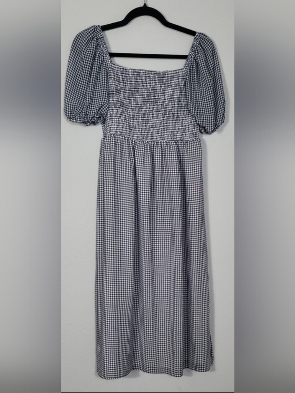Hem & Thread Gingham Smocked Midi Dress Size Medium Black White Puff Sleeve